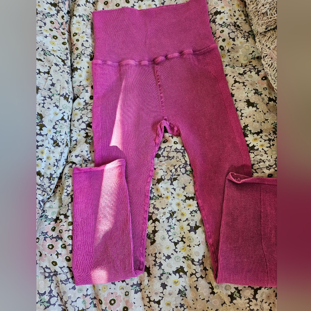 Free People 🌼 NWOT☆Ribbed Leggings/Pink Purple/Med/Lg/ 🩷💜
